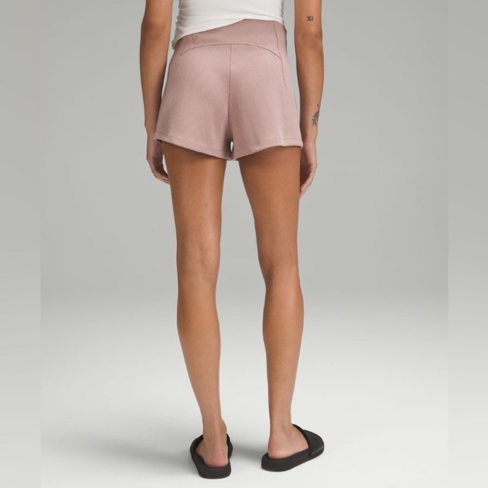 Lululemon Ribbed Softstreme High Rise Short Twilight Rose 8 NWT - Picture 2 of 10